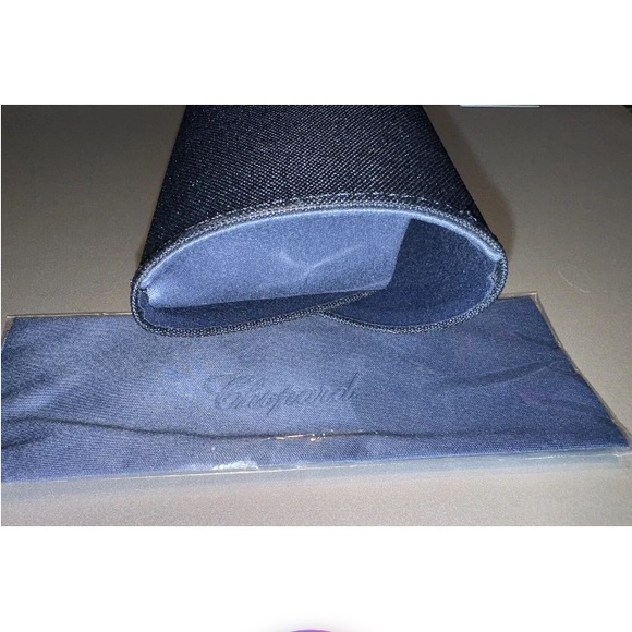 Chopard new eyeglass/sunglass case with cleaning cloth. - Picture 7 of 7
